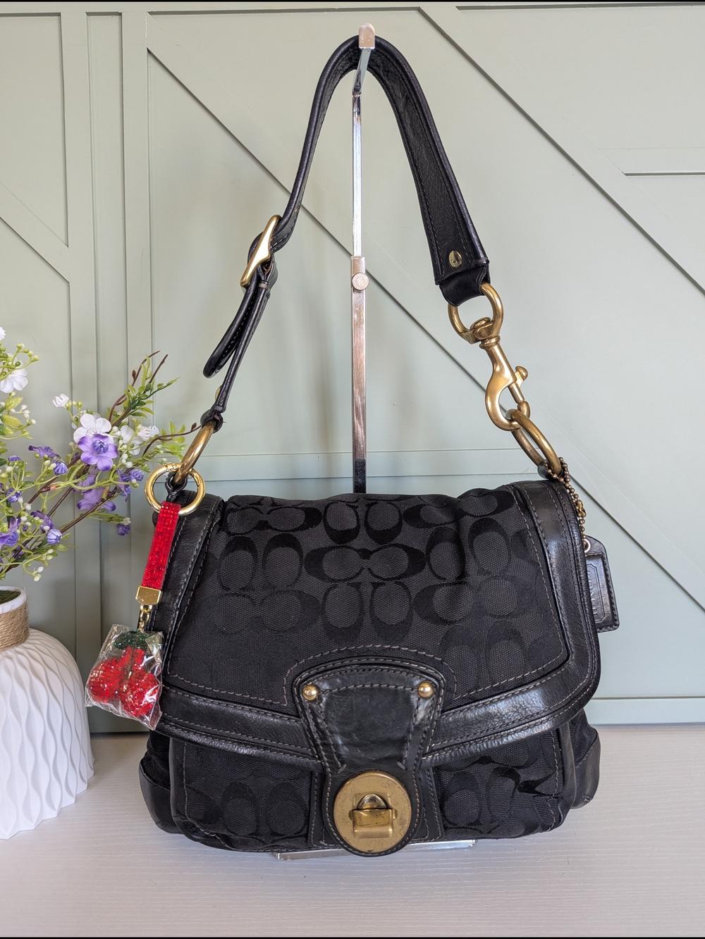 Coach Legacy. Ali Signature Flap Shoulder Bag. Released around 2006 as a 65th